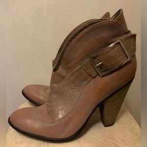 CARLOS By Carlos Santana Women’s Ashy Blush Pinkish Leather Bandit Bootie Size 8